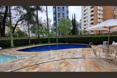 Apartamento para alugar com 160m², 3 quartos e 3 vagas Apartamento para alugar com 160m², 3 quartos e 3 vagasÁrea comum - Piscina