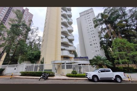 Apartamento para alugar com 160m², 3 quartos e 3 vagas Apartamento para alugar com 160m², 3 quartos e 3 vagasFachada