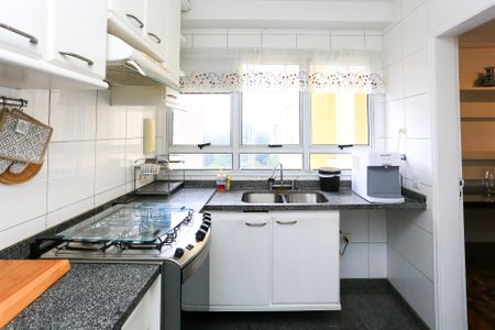 Apartamento para alugar com 160m², 3 quartos e 3 vagas Apartamento para alugar com 160m², 3 quartos e 3 vagascozinha