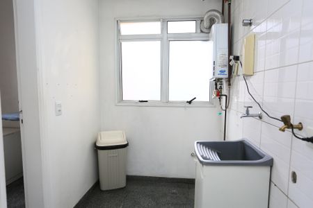 Apartamento para alugar com 160m², 3 quartos e 3 vagas Apartamento para alugar com 160m², 3 quartos e 3 vagasÁrea de Serviço