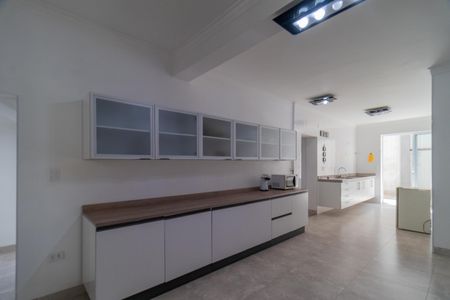 Casa para alugar com 350m², 4 quartos e 5 vagas Casa para alugar com 350m², 4 quartos e 5 vagasCozinha