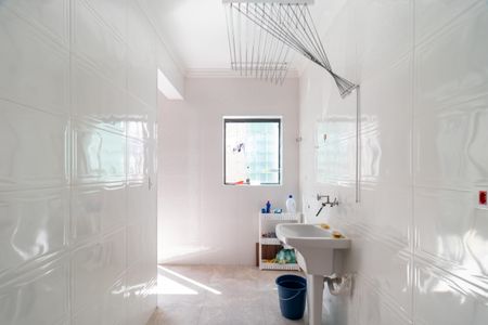 Casa para alugar com 350m², 4 quartos e 5 vagas Casa para alugar com 350m², 4 quartos e 5 vagasÁrea de Serviço