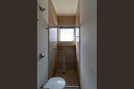 Casa para alugar com 350m², 4 quartos e 5 vagas Casa para alugar com 350m², 4 quartos e 5 vagasBanheiro da Suíte 1