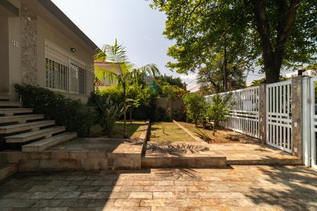 Casa para alugar com 350m², 4 quartos e 5 vagas Casa para alugar com 350m², 4 quartos e 5 vagasGaragem