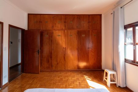 Casa para alugar com 350m², 4 quartos e 5 vagas Casa para alugar com 350m², 4 quartos e 5 vagasSuíte 2