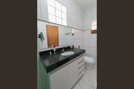 Casa à venda com 209m², 5 quartos e 2 vagas