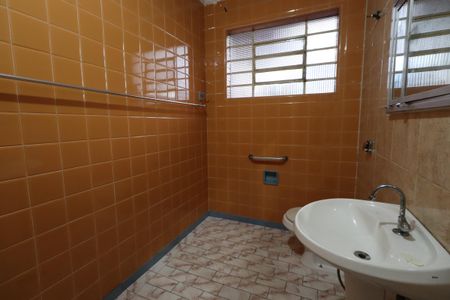 Casa à venda com 115m², 2 quartos e 1 vagaBanheiro