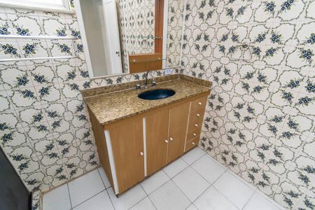 Apartamento à venda com 120m², 2 quartos e sem vaga Apartamento à venda com 120m², 2 quartos e sem vagaBanheiro