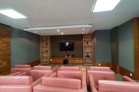 Apartamento para alugar com 85m², 2 quartos e 1 vaga Apartamento para alugar com 85m², 2 quartos e 1 vagaÁrea comum - Cinema