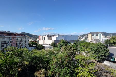 Apartamento para alugar com 85m², 2 quartos e 1 vaga Apartamento para alugar com 85m², 2 quartos e 1 vagaVista