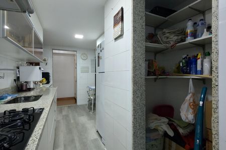 Apartamento para alugar com 85m², 2 quartos e 1 vaga Apartamento para alugar com 85m², 2 quartos e 1 vagaCozinha - Armários