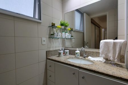Apartamento para alugar com 85m², 2 quartos e 1 vaga Apartamento para alugar com 85m², 2 quartos e 1 vagaBanheiro da Suíte