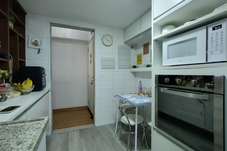 Apartamento para alugar com 85m², 2 quartos e 1 vaga Apartamento para alugar com 85m², 2 quartos e 1 vagaCozinha - Armários