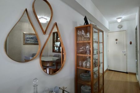 Apartamento para alugar com 85m², 2 quartos e 1 vaga Apartamento para alugar com 85m², 2 quartos e 1 vagaSala