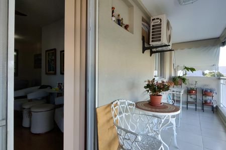 Apartamento para alugar com 85m², 2 quartos e 1 vaga Apartamento para alugar com 85m², 2 quartos e 1 vagaVaranda