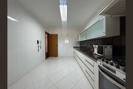 Apartamento à venda com 220m², 3 quartos e 2 vagas Apartamento à venda com 220m², 3 quartos e 2 vagasFoto 01