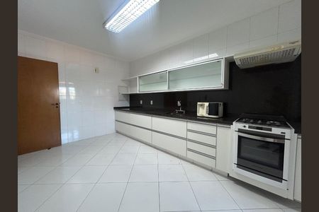 Apartamento à venda com 220m², 3 quartos e 2 vagas Apartamento à venda com 220m², 3 quartos e 2 vagasFoto 01