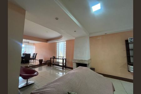 Casa à venda com 351m², 5 quartos e 6 vagas Casa à venda com 351m², 5 quartos e 6 vagasFoto 10