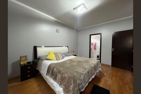Casa à venda com 351m², 5 quartos e 6 vagas Casa à venda com 351m², 5 quartos e 6 vagasFoto 31