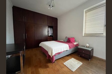 Casa à venda com 351m², 5 quartos e 6 vagas Casa à venda com 351m², 5 quartos e 6 vagasFoto 23