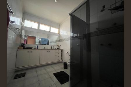 Casa à venda com 351m², 5 quartos e 6 vagas Casa à venda com 351m², 5 quartos e 6 vagasFoto 25