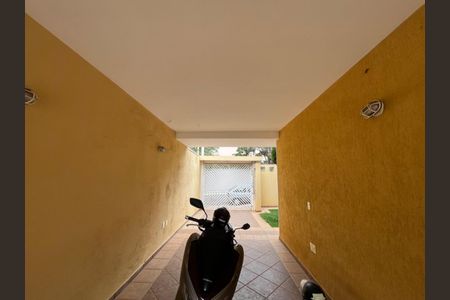 Casa à venda com 351m², 5 quartos e 6 vagas Casa à venda com 351m², 5 quartos e 6 vagasFoto 05