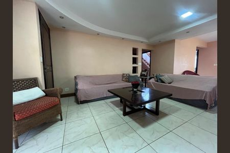 Casa à venda com 351m², 5 quartos e 6 vagas Casa à venda com 351m², 5 quartos e 6 vagasFoto 11