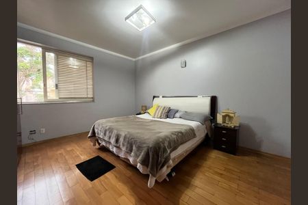 Casa à venda com 351m², 5 quartos e 6 vagas Casa à venda com 351m², 5 quartos e 6 vagasFoto 30