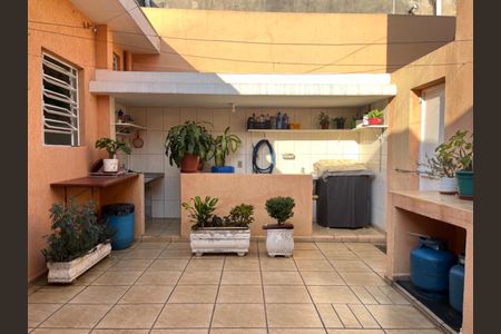 Casa à venda com 134m², 3 quartos e 3 vagasFoto 01