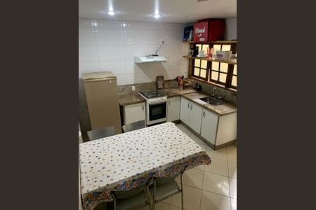 Casa à venda com 221m², 3 quartos e 2 vagas Casa à venda com 221m², 3 quartos e 2 vagasFoto 04