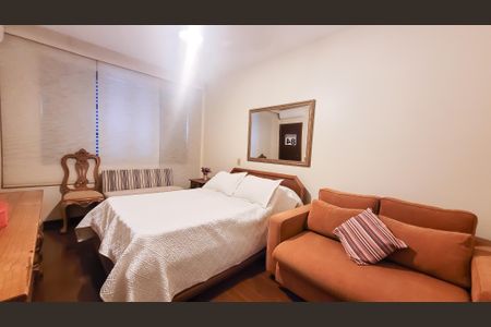 Casa à venda com 450m², 5 quartos e 2 vagas Casa à venda com 450m², 5 quartos e 2 vagasQuarto 1