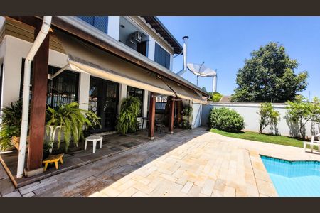 Casa à venda com 450m², 5 quartos e 2 vagas Casa à venda com 450m², 5 quartos e 2 vagasÁrea gourmet