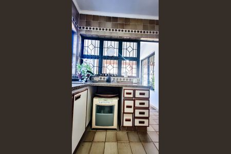 Casa à venda com 450m², 5 quartos e 2 vagas Casa à venda com 450m², 5 quartos e 2 vagasCozinha