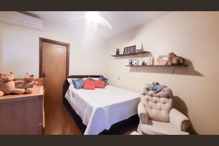 Casa à venda com 450m², 5 quartos e 2 vagas Casa à venda com 450m², 5 quartos e 2 vagasSuite