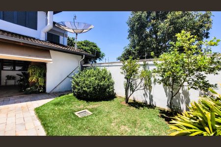 Casa à venda com 450m², 5 quartos e 2 vagas Casa à venda com 450m², 5 quartos e 2 vagasPiscina