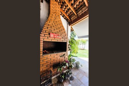 Casa à venda com 450m², 5 quartos e 2 vagas Casa à venda com 450m², 5 quartos e 2 vagasÁrea gourmet