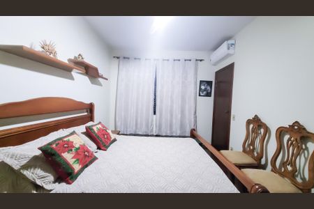 Casa à venda com 450m², 5 quartos e 2 vagas Casa à venda com 450m², 5 quartos e 2 vagasQuarto 2