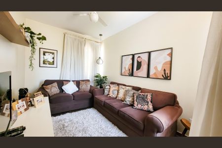 Casa à venda com 450m², 5 quartos e 2 vagas Casa à venda com 450m², 5 quartos e 2 vagasSala TV