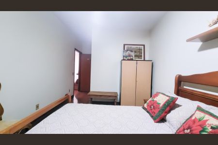 Casa à venda com 450m², 5 quartos e 2 vagas Casa à venda com 450m², 5 quartos e 2 vagasQuarto 2