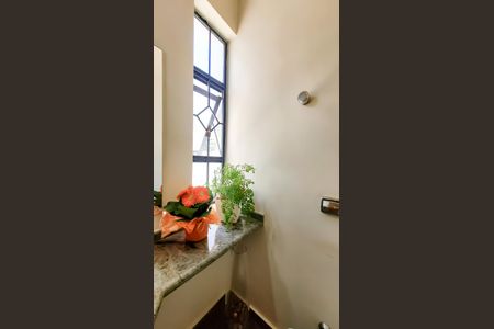 Casa à venda com 450m², 5 quartos e 2 vagas Casa à venda com 450m², 5 quartos e 2 vagasLavabo