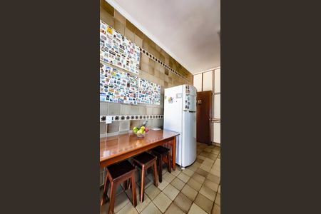 Casa à venda com 450m², 5 quartos e 2 vagas Casa à venda com 450m², 5 quartos e 2 vagasCozinha