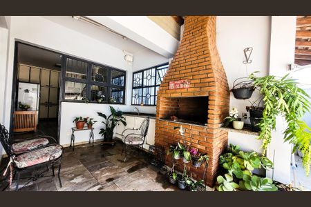 Casa à venda com 450m², 5 quartos e 2 vagas Casa à venda com 450m², 5 quartos e 2 vagasÁrea gourmet