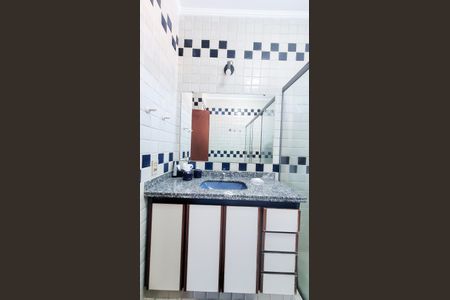 Casa à venda com 450m², 5 quartos e 2 vagas Casa à venda com 450m², 5 quartos e 2 vagasBanheiro Social