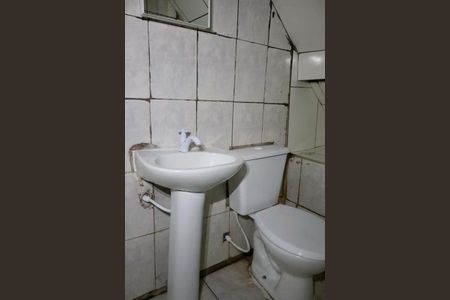 Banheiro de casa para alugar com 1 quarto, 30m² em Vila Yolanda, Osasco