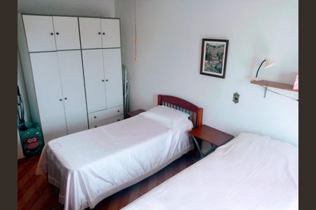 Casa à venda com 346m², 5 quartos e 4 vagas Casa à venda com 346m², 5 quartos e 4 vagasFoto 47