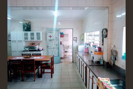 Casa à venda com 346m², 5 quartos e 4 vagas Casa à venda com 346m², 5 quartos e 4 vagasFoto 09