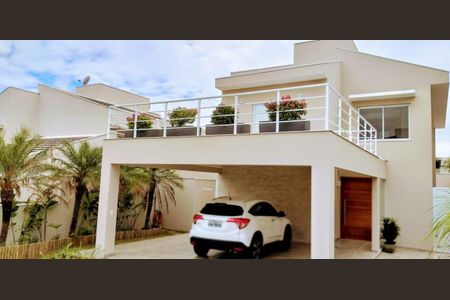 Casa à venda com 301m², 3 quartos e 2 vagas Casa à venda com 301m², 3 quartos e 2 vagasFoto 01