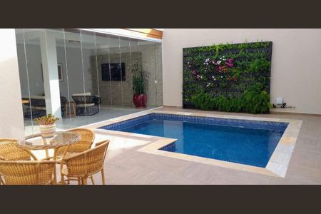 Casa à venda com 301m², 3 quartos e 2 vagas Casa à venda com 301m², 3 quartos e 2 vagasFoto 14