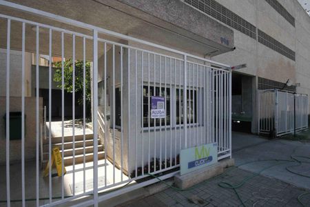 Apartamento para alugar com 36m², 2 quartos e 1 vaga Apartamento para alugar com 36m², 2 quartos e 1 vagaFachada + Placa