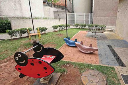 Apartamento para alugar com 36m², 2 quartos e 1 vaga Apartamento para alugar com 36m², 2 quartos e 1 vagaÁrea comum - Playground